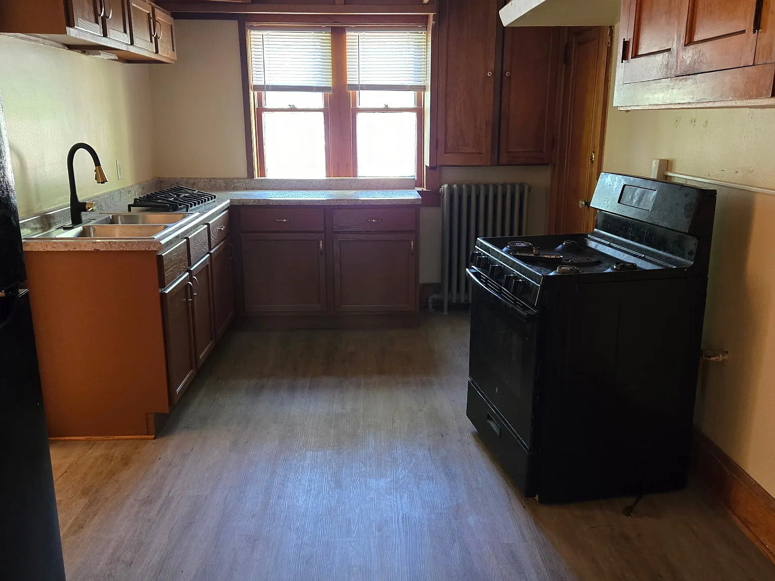 2 bed, 1000 sqft, $1,250 — Photo 2