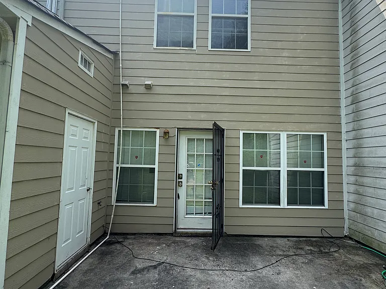 391 Brookview Dr — Photo 24