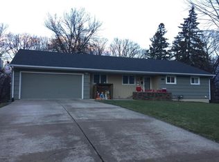 1218 Woodridge Pl, Owatonna, MN 55060
