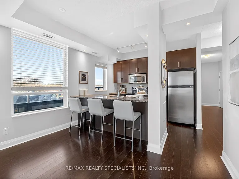 1 Hurontario St #306 — Photo 22