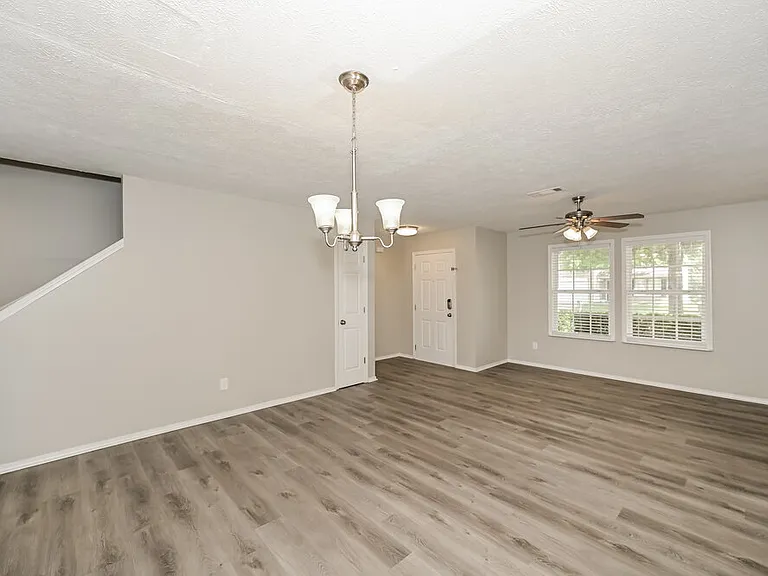 5625 Dory Dr — Photo 7