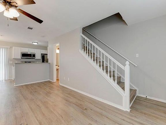 2nd image of 5906 Greengate Dr Unit C