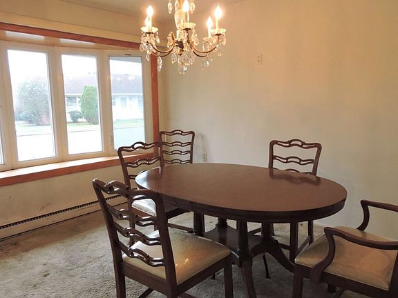 3rd image of 332A Canterbury Ct