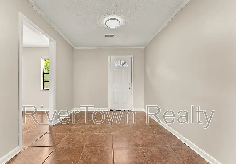 4585 Berrypick Ln S — Photo 9