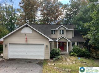 520 Eagle Dr, East Stroudsburg, PA 18302