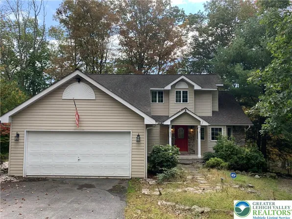 520 Eagle Dr, East Stroudsburg, PA 18302