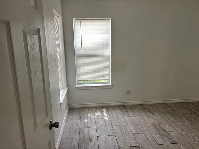 529 Frances St — Photo 6