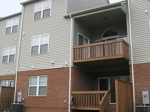 2nd image of 1055 Red Leaf Ct NW