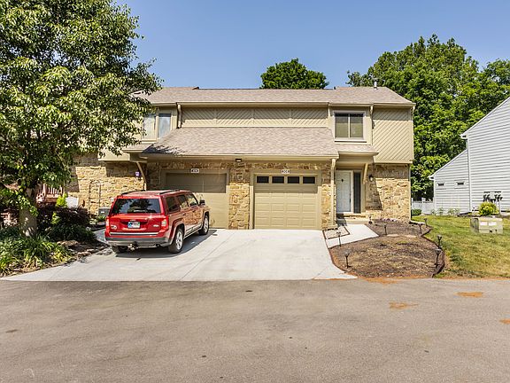 2nd image of 308 Harbour Pointe Dr E