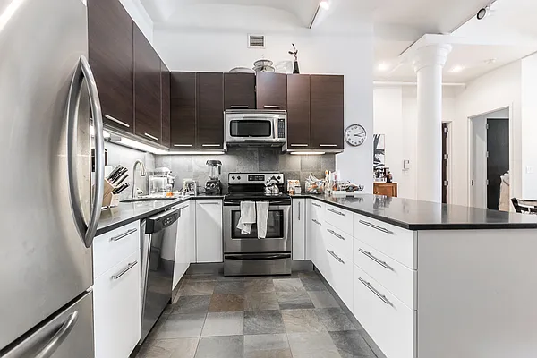 Rented by Bond New York | media 6