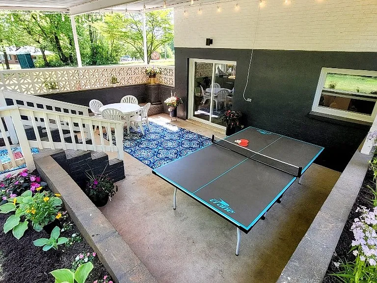 122 Phillips Cir #2 — Photo 5