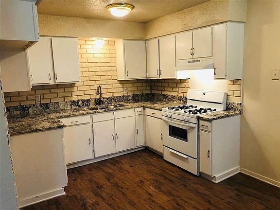 4th image of 2502 Dove Springs Dr