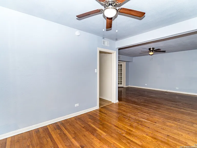 254 Cloverleaf Ave #2 — Photo 8