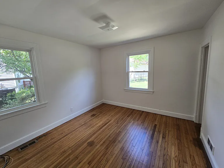 4906 Dollard Dr — Photo 10