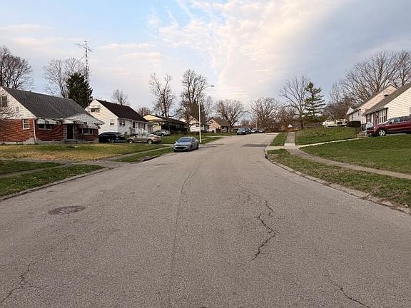 4th image of 1098 Rydale Rd