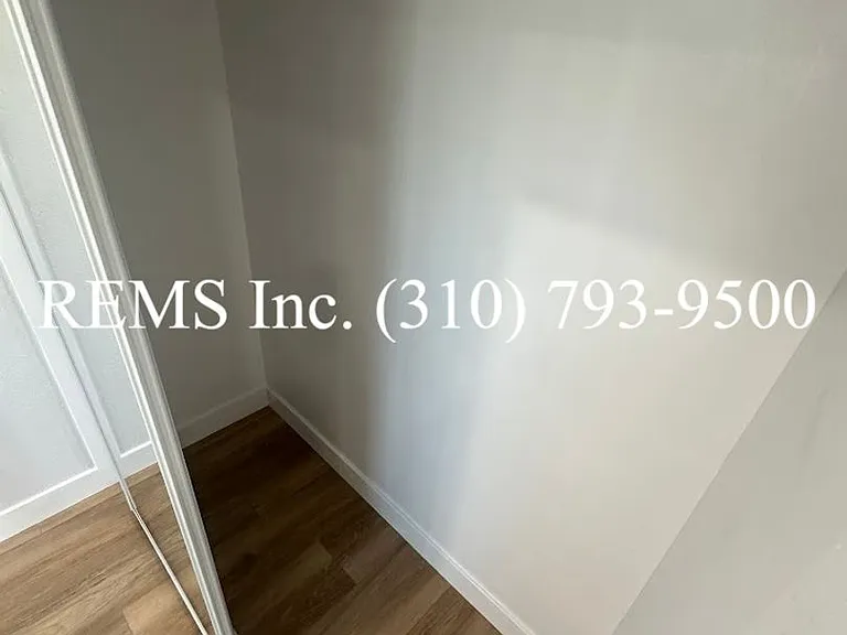 25021 Oak St — Photo 13