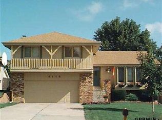 16118 S Cedar Cir, Omaha, NE 68130