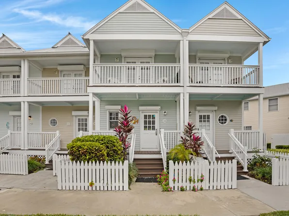 5100 Sunset Village Dr, Duck Key, FL 33050