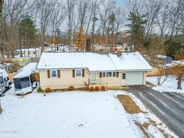 37 Edmund Drive, Ballston Spa, NY 12020