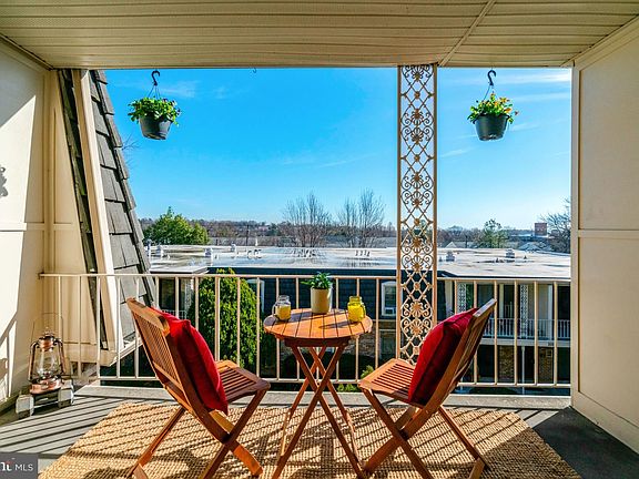 4th image of 3113 Patrick Henry Dr APT 533