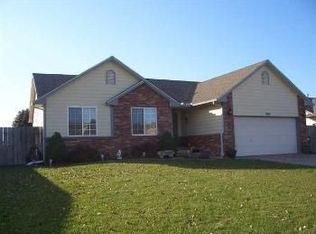 809 N Bay Country Cir, Wichita, KS 67235