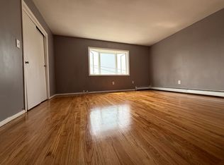 2 Suburbia Ct #2, Jersey City, NJ 07305