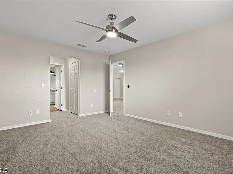 3919 SW 14th Ave — Photo 15