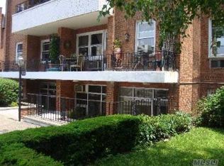 10026 67th Rd, Forest Hills, NY 11375