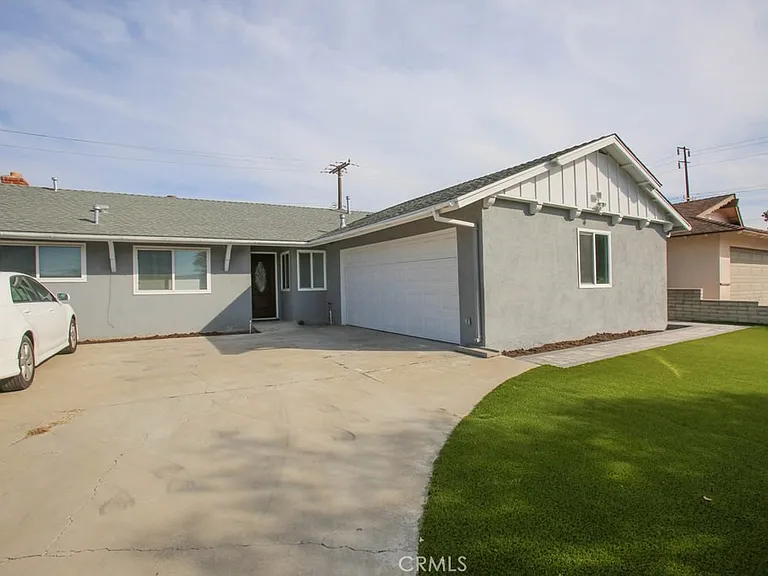15952 Standish Ln — Photo 2