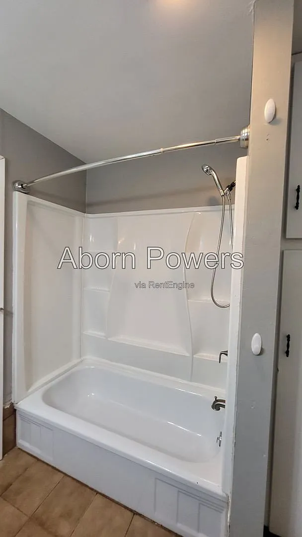 2 bed, 1.0 bath, $1,979 — Photo 4