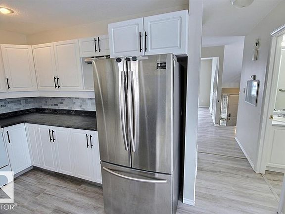 3rd image of 9457 156th St NW