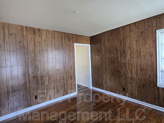 2nd image of 528 S Glendale St