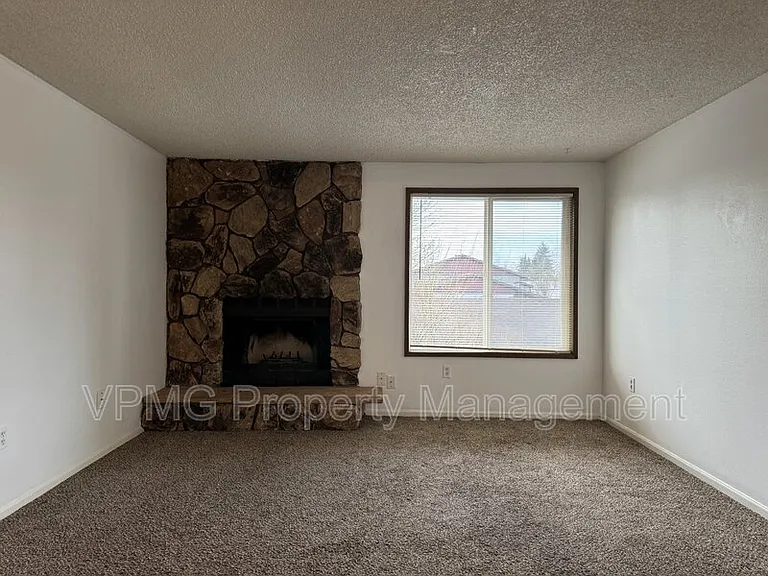 5415 NE 34th St #B — Photo 2