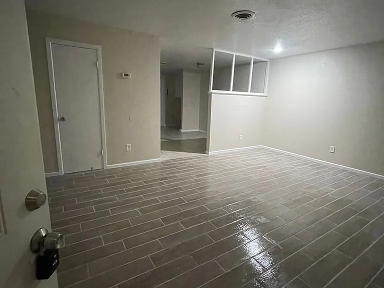 600 E Sunset Dr — Photo 6