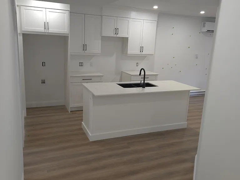 90 Lywood St #LOWER — Photo 5
