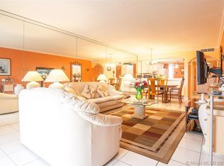 6541 Coral Lake Dr #405, Margate, FL 33063