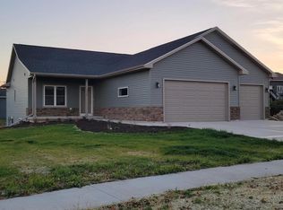 1929 Grieg Dr, Mount Horeb, WI 53572