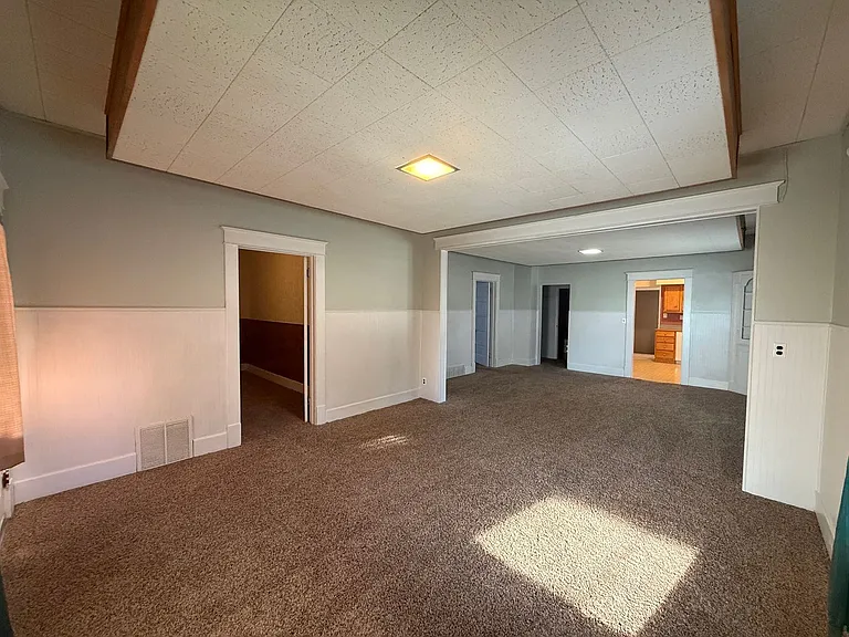 303 Jefferson Ave — Photo 3