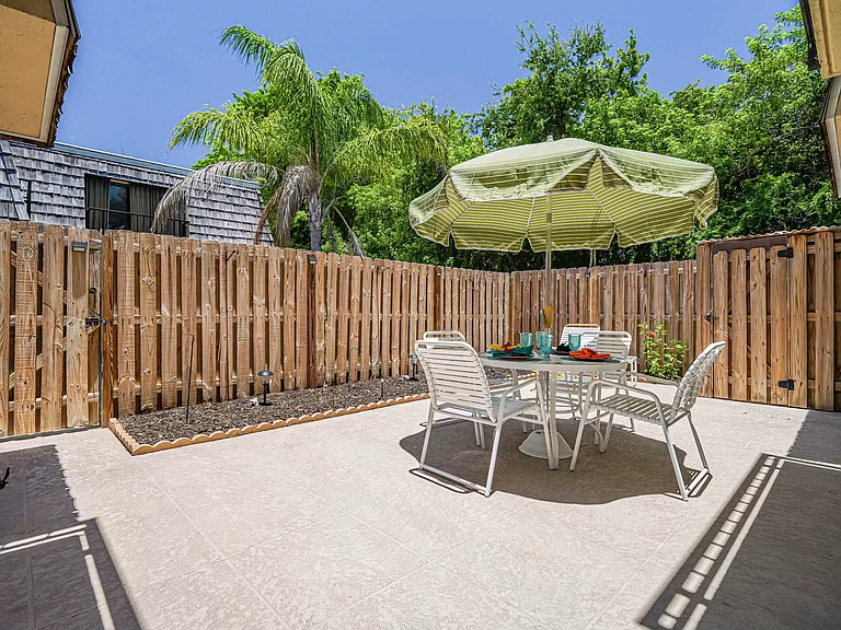 340 S Waverly Pl #8B — Photo 26