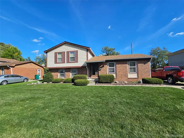 18253 Winwood Ave, Brownstown, MI 48193