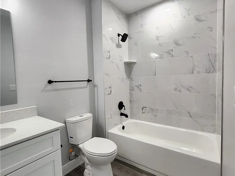 6918 Dickinson Dr — Photo 12