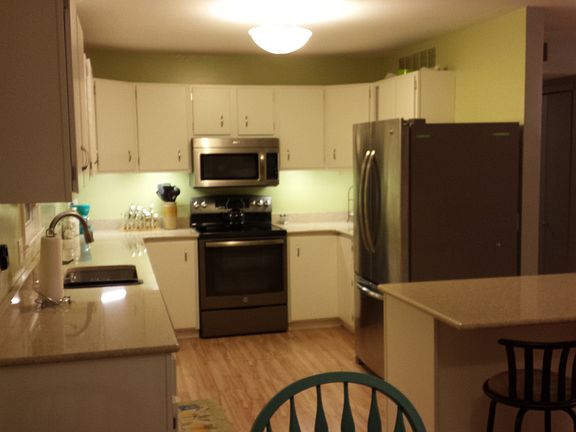 3rd image of 711 Oakhill Dr