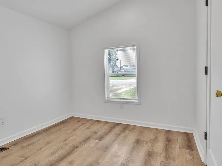 518 N Pearl St — Photo 6