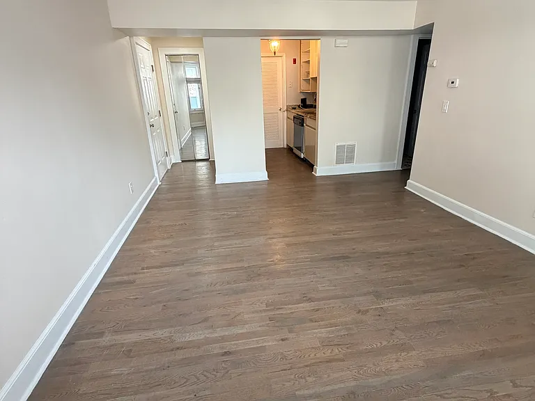 100 1st St #5 — Photo 5
