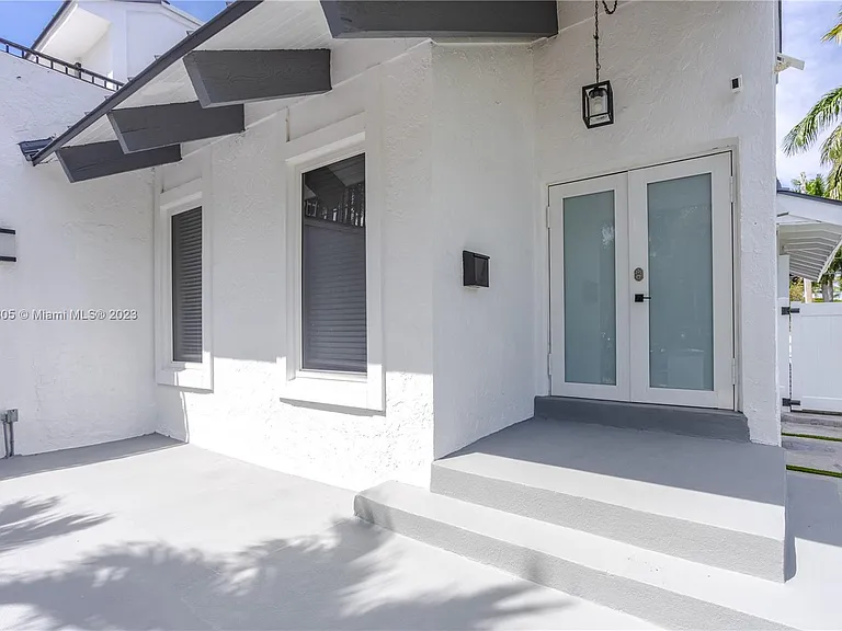 1109 Hollywood Blvd — Photo 6
