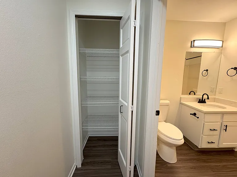 Crown Ridge Apartments — Photo 26