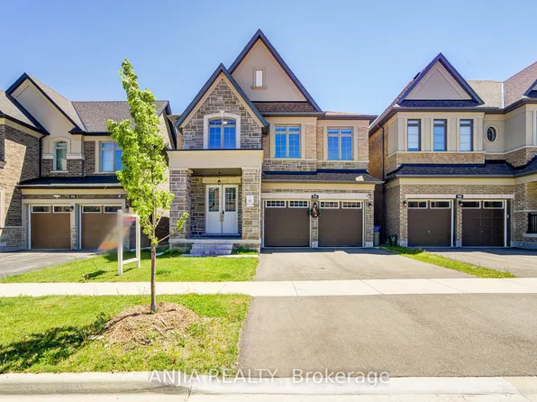 176 Sikura Cir, Aurora, ON L4G 3Z1