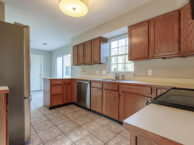 386 Jardinere Walk — Photo 3