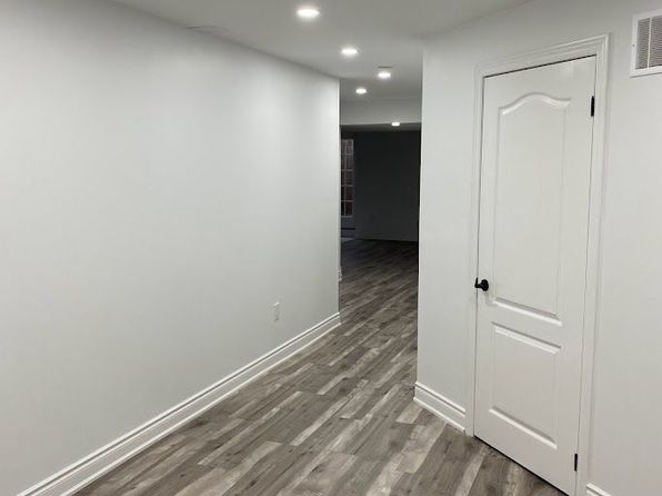 1368 Connaught Ter, Milton, ON L9E 0B8