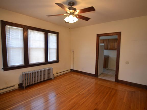 2nd image of 1938 Lawn Ave #1